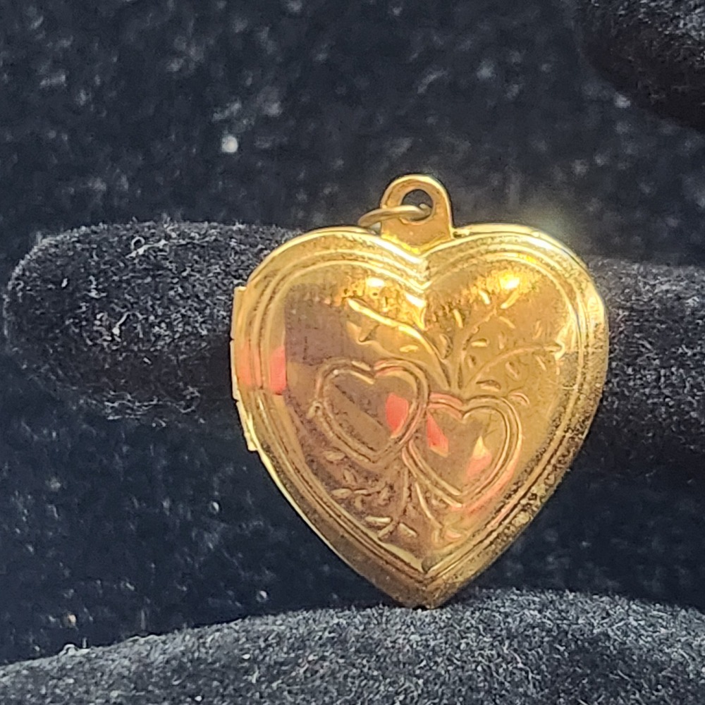 Vintage Gold Tone Etched Double Heart Locket Pendant Floral Design